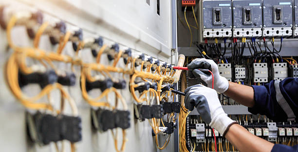 Professional Electrician technician working in Calcium, NY